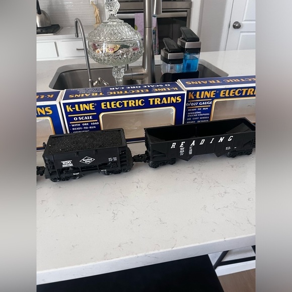 K-LINE 2775 DIESEL LOCOMOTIVE AND SIX CARS O Scale - Picture 2 of 9